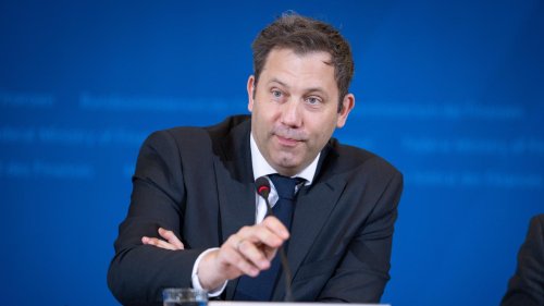 „Müssen hier stabilisieren“: Klingbeil kündigt für Kranken- und Pflegeversicherung Finanzspritze an