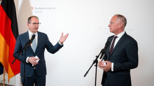 Migrationspolitik: Lob für Dobrindts Grenzpolitik bei Arbeitsbesuch in Wien