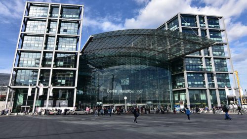 Zu eng, zu viele Fahrgäste: Deutsche Bahn will Berliner Hauptbahnhof umbauen