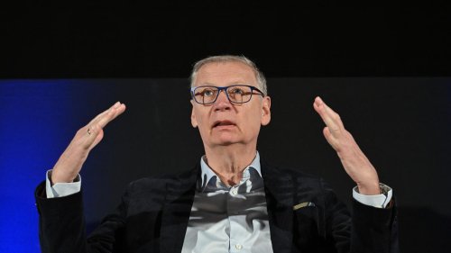 Lange Wartelisten für seelisch kranke Kinder: Potsdamer Moderator Günther Jauch prangert Missstände an