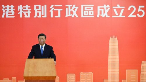Xi Jinping trifft zu Jubiläumsfeiern in Hongkong ein