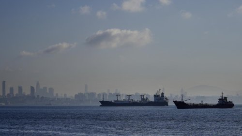 Trotz Drohungen von Russlands Kriegsmarine: Ukrainische Getreide-Frachter fahren wieder durchs Schwarzmeer – wie ist das möglich?