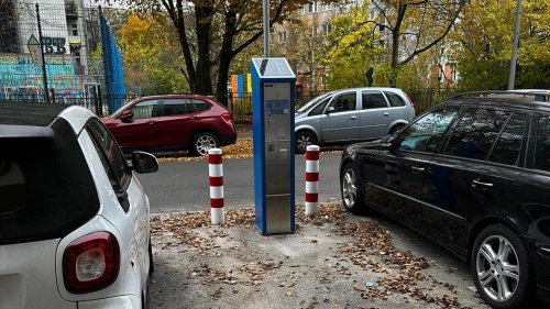 „Typisch grüne Anti-Autofahrer-Politik“: CDU in Kreuzberg will Parkscheinautomaten auf Parkplätzen verbieten