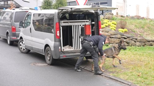 Dreifachmord im Westerwald: Polizei schließt Tod des Verdächtigen nicht aus – Suche dauert schon einen Monat