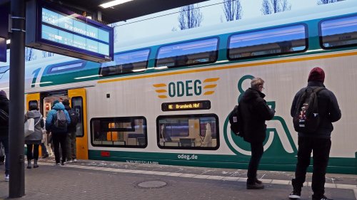 Wieder Ersatzverkehr beim RE1: Busse zwischen Potsdam und Brandenburg