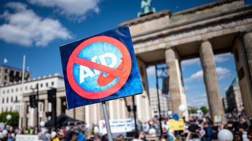 Debatte nach Verfassungsschutz-Einstufung: Linke in Berlin-Pankow fordern AfD-Verbot, die CDU ist dagegen