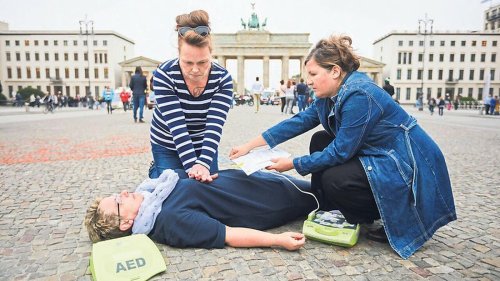 Geringe Überlebensquote bei Wiederbelebung: Wie deutsche Umständlichkeit Leben kostet