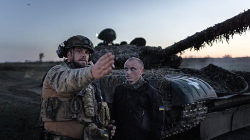 „Dann sehen wir dem Feind ins Auge“: Wie die Soldaten der Ukraine sich für die Front vorbereiten