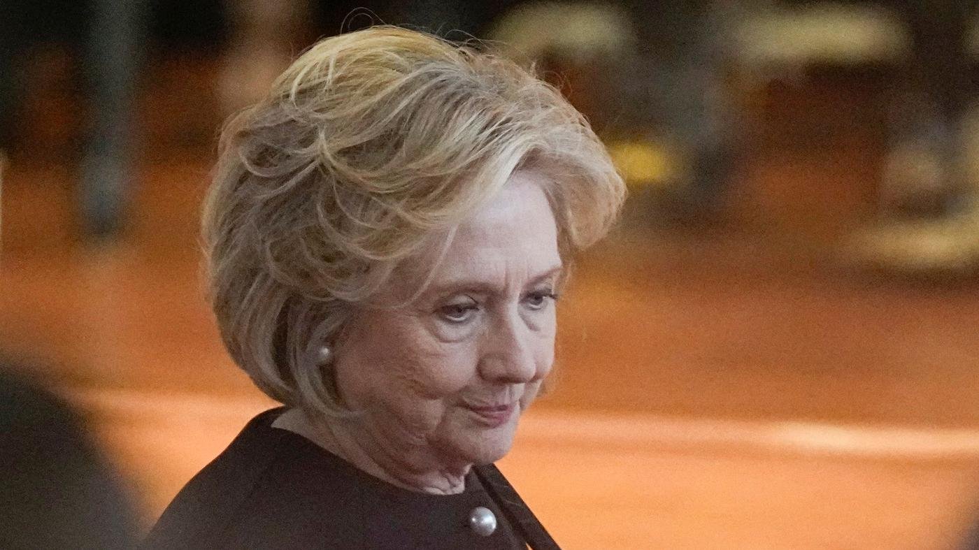Hillary Clinton zu Besuch in Berlin: „Sich Putins Konditionen zu beugen, wäre ein Desaster für den gesamten Westen“
