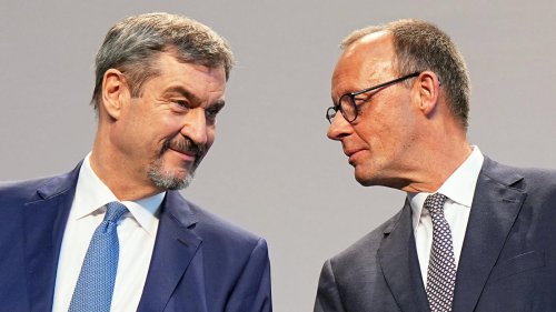 Wer zum Abschied von Papst Franziskus reist: Söder fliegt mit nach Rom – Merz sagt hingegen ab