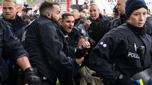 Nahost-Konflikt: Tumulte bei Nakba-Demo in Kreuzberg
