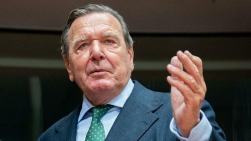 Schröder gibt Aufsichtsratsposten bei Rosneft auf