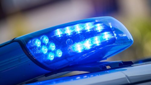 Tödlicher Unfall in Brandenburg: Autofahrer stirbt auf der B96 bei Gransee