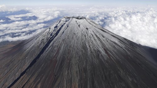 Offenbar für Handysuche zurückgekehrt: Student wird in Japan binnen einer Woche zweites Mal vom Fuji gerettet