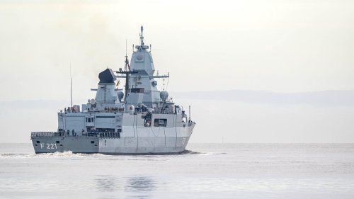 Zwei feindliche Flugobjekte: Fregatte „Hessen“ wehrt ersten Huthi-Angriff im Roten Meer ab