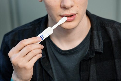 Сдать тест на ВИЧ по вотсапу. Как пандемия изменила экспресс-диагностику в Новосибирске