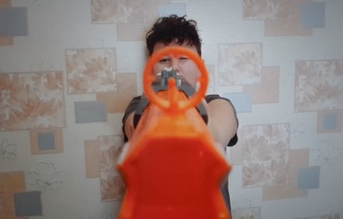 Никто не догадывается, что он болен