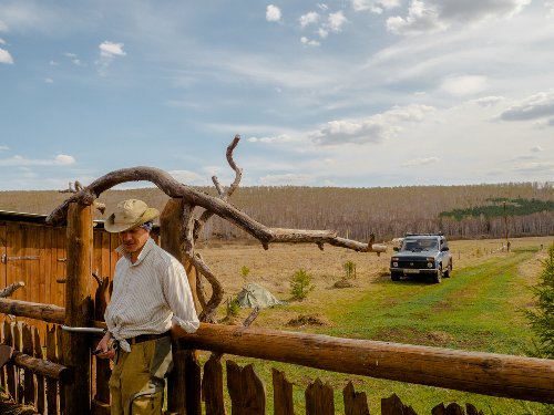 Мечта без угла: за что уральских «хоббитов» выселяют из их владений