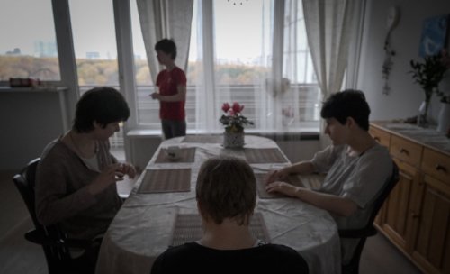 Стекло треснуло