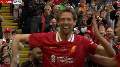 ‘If I do’ – Peter Crouch makes good on Liverpool promise in charity match against Chelsea