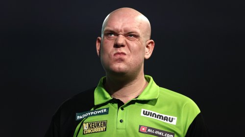 ‘He’s struggling’ – Michael van Gerwen battling health problem that he can’t shake off