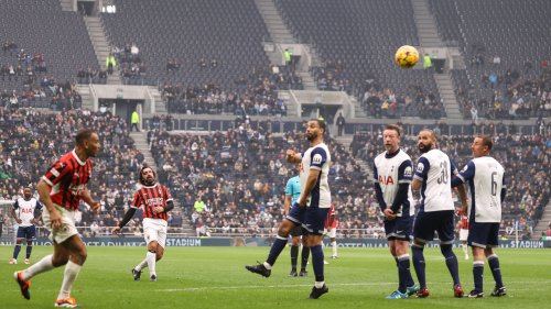 Andrea Pirlo’s exquisite free-kick for AC Milan in Tottenham Legends match has fans purring