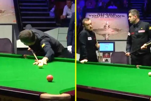 Snooker star stood over rival to hurry him up in bizarre semi-final scenes