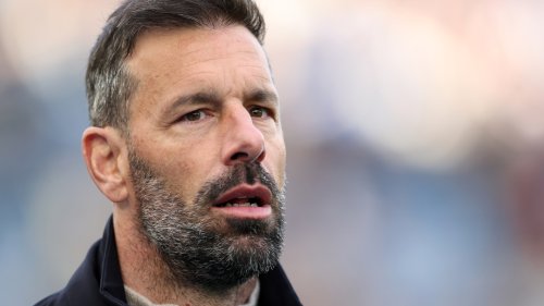 Sacked Premier League manager in contention for Leicester job