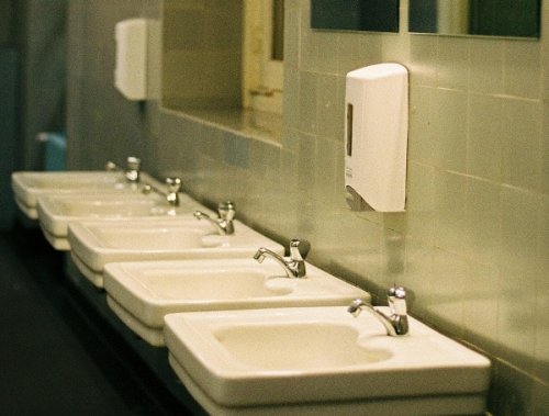 Ohio And Kentucky Doctors Sentenced In $4M Urine Drug Test Scheme