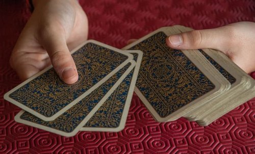 Predicciones de las cartas del Tarot ¿Hasta dónde puedes ver con los ojos cerrados?
