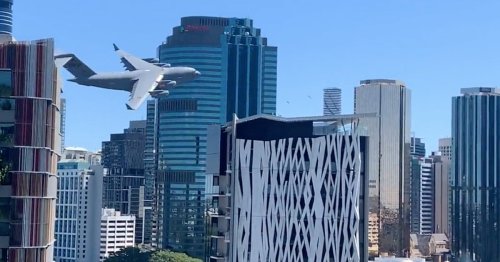 Watch an Australian C-17 weave between skyscrapers in 'insane' video
