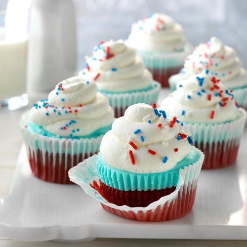 30 Fun & Festive 4th of July Cupcakes