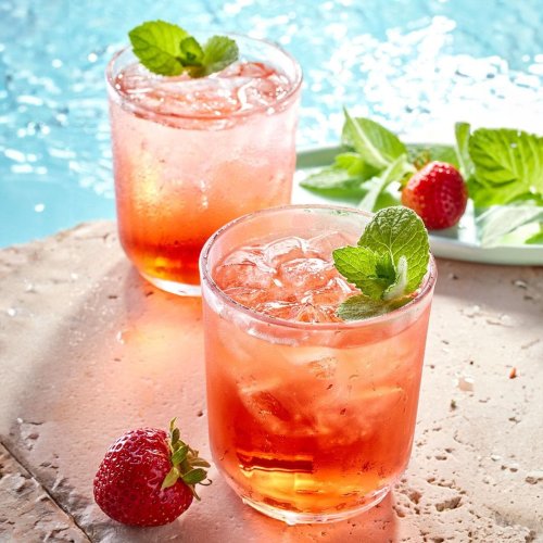 How to make a poolside spritz