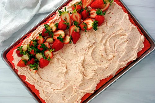 How to Make Strawberry Sheet Cake