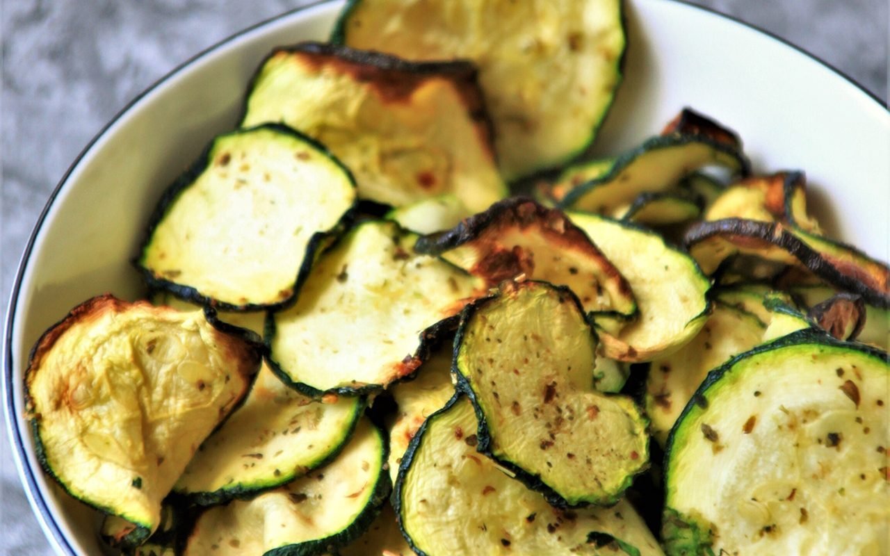 How to Make Healthy Air-Fryer Zucchini Chips