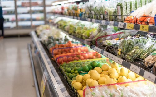 Is It Food-Safe to Skip the Plastic Produce Bags at the Supermarket?
