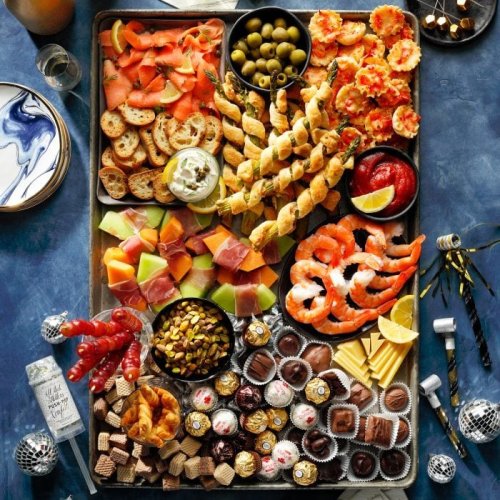 How to Make a New Year’s Charcuterie Board That Pairs Perfectly with Bubbly