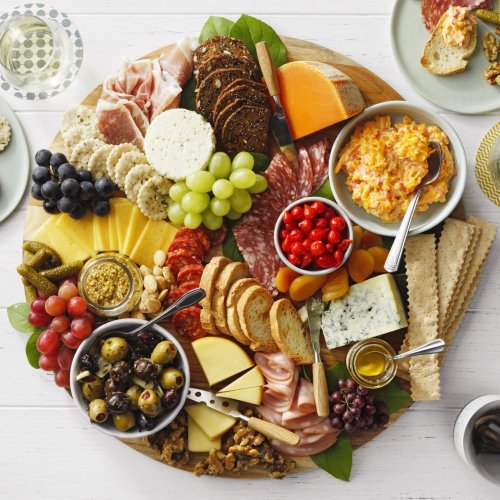 How to Make the Charcuterie Board of Your Dreams