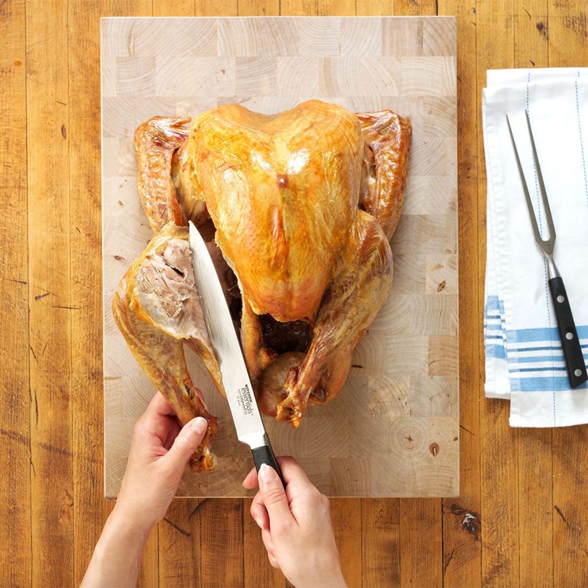 How to Carve a Perfect Turkey for Thanksgiving