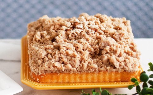 This Crumb Cake Will Take You Back to Christmas at Grandma’s