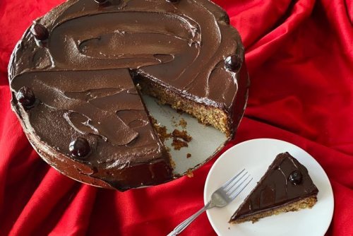 I Made the 1981 Chocolate Kahlua Cake—and It's the Boozy Dessert to Get You in the Holiday Spirit