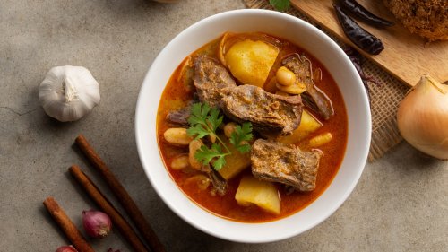 What's The Difference Between Thai And Indian Curries?