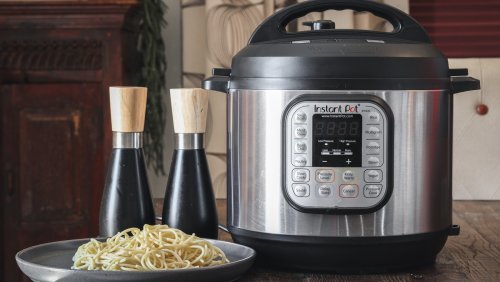 The Reason You Need So Much Liquid For Pasta In Your Instant Pot