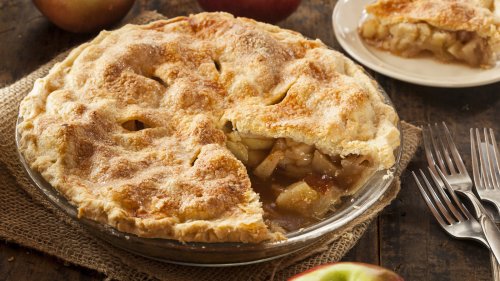 The Floral Ingredient To Add To Your Next Apple Pie