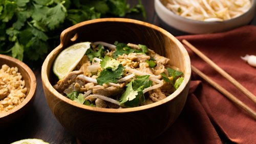 Mushroom And Chicken Pad Thai Recipe