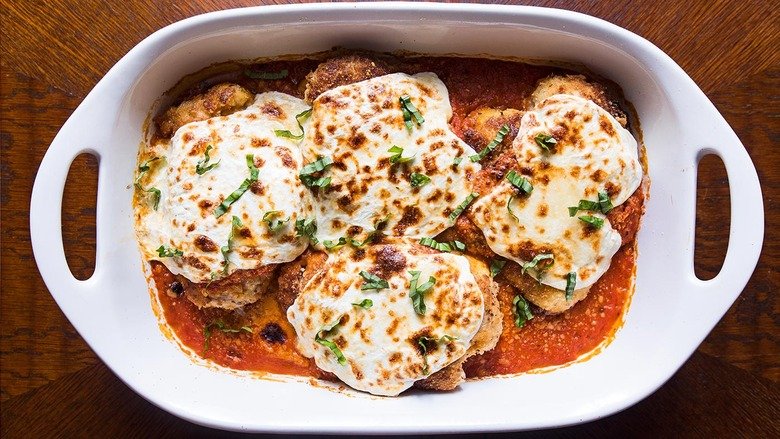 Cheese Lovers Are Going To Melt Over This Chicken Parm