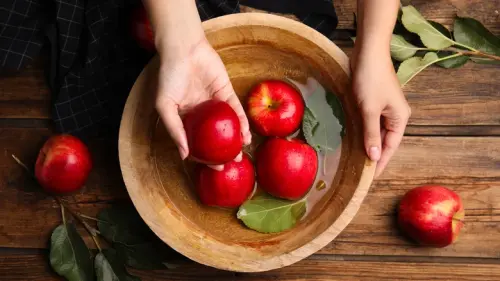 The Apple Washing Method That's Most Effective Against Pesticides