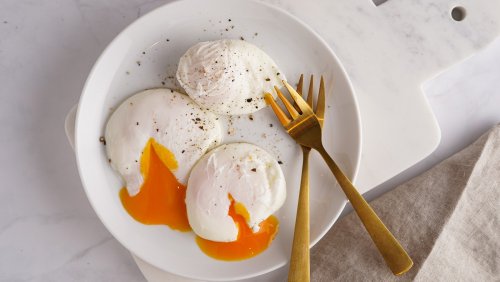 Why You Should Stop Poaching Eggs In Boiling Water - Tasting Table