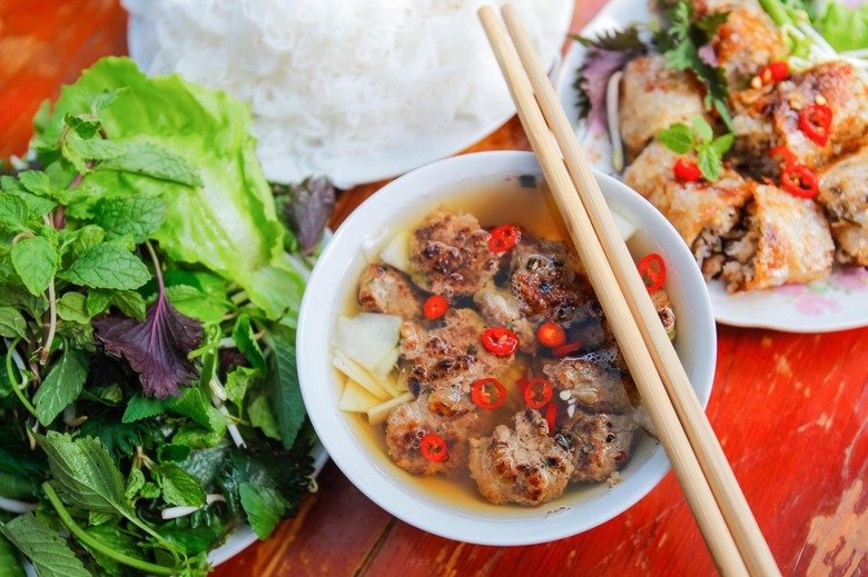 9 Vietnamese Foods Besides Pho
