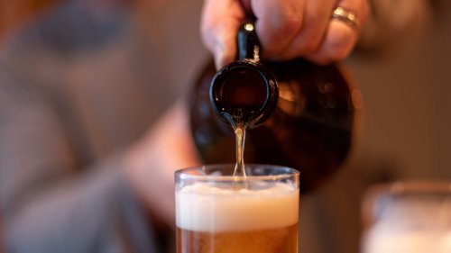 How Long Beer Will Stay Fresh In A Growler, Compared To Cans And Bottles
